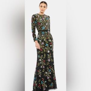 NWT Mac Duggal floral sequin embellished gown.